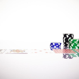 Os jogadores de pôquer online podem experimentar o Poker Tilt?