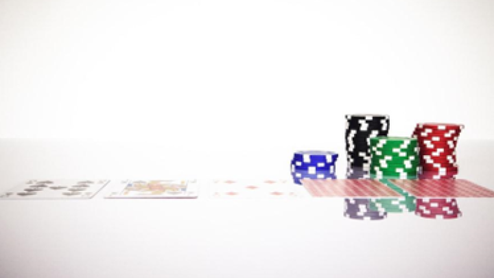 Os jogadores de pôquer online podem experimentar o Poker Tilt?